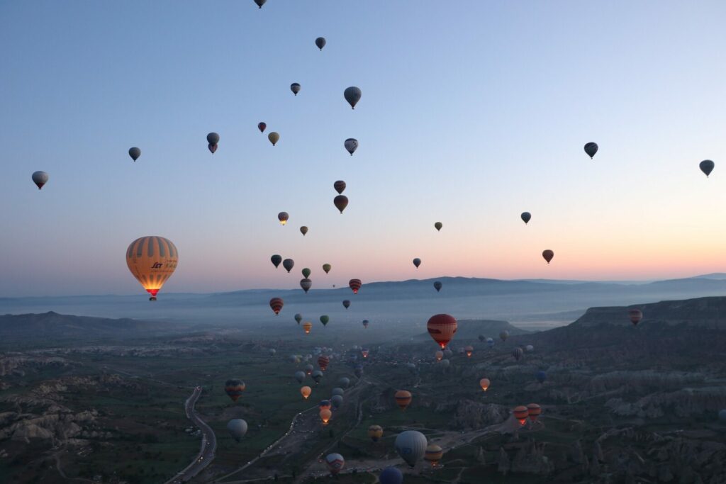 hot-air-balloon-7217176_1920